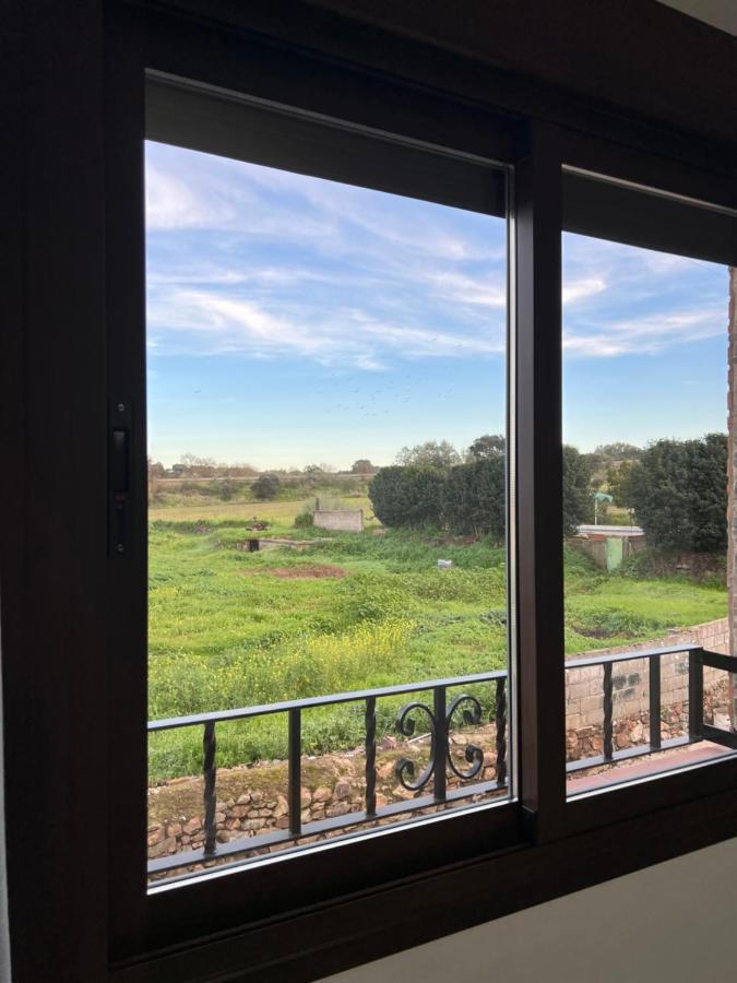 Casa Rural "El Canuelo" Aljucen ภายนอก รูปภาพ